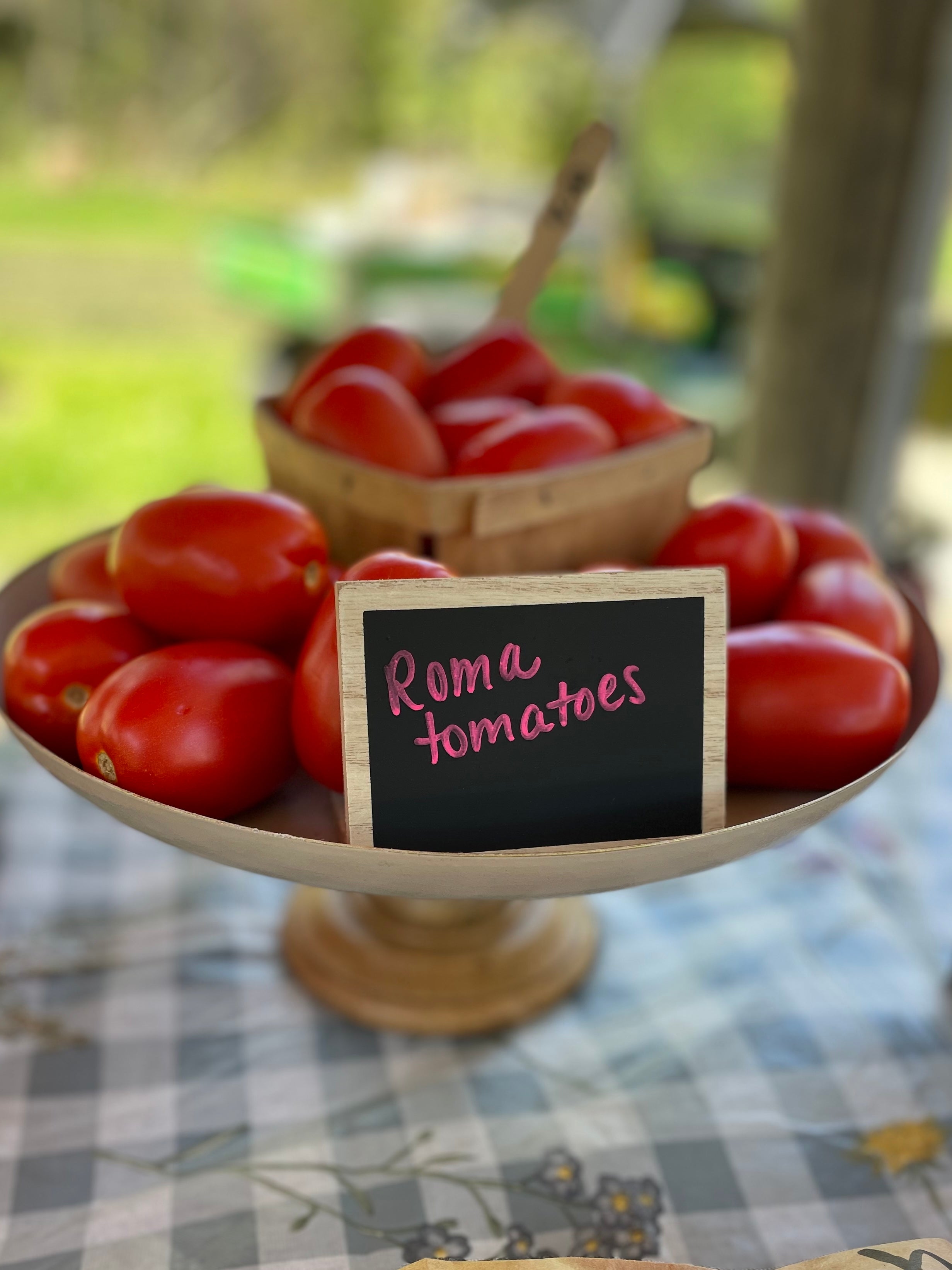 Roma Tomatoes per pound image 0