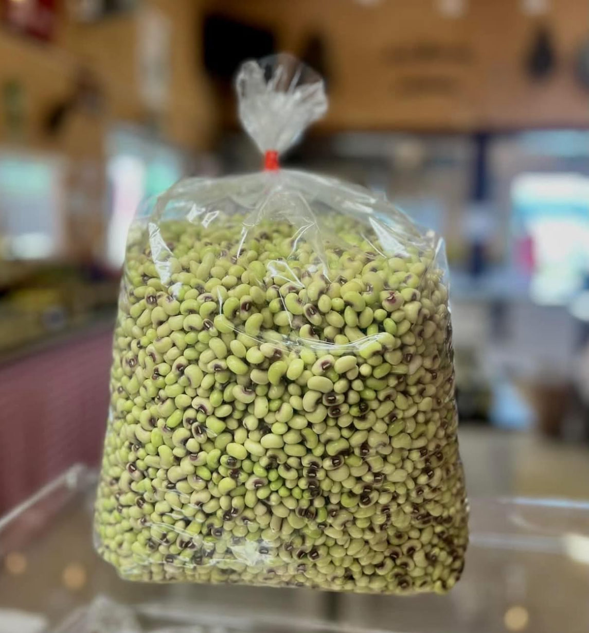 Fresh pink eye peas per pound (Limit 2 per order) image 1