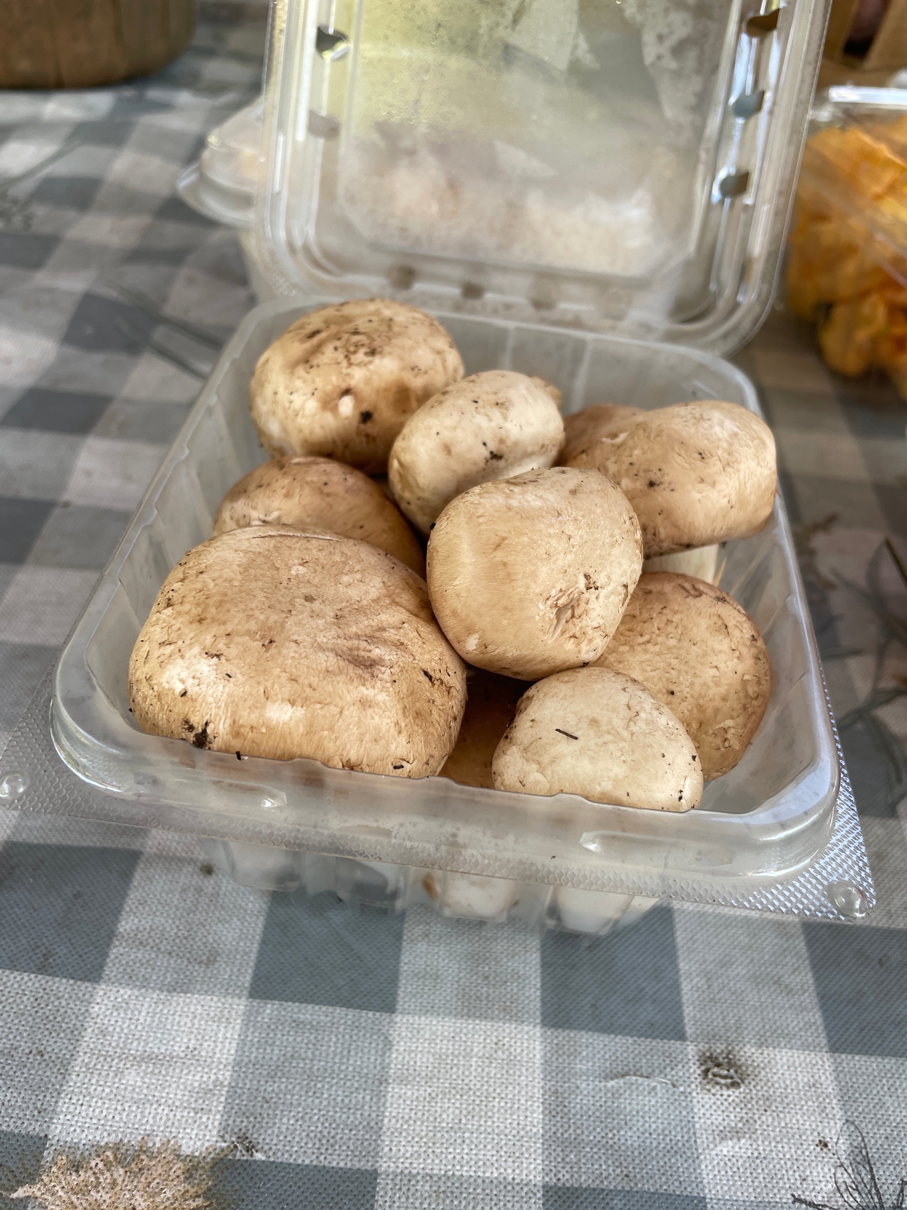 Cremini Mushrooms- pint  image 0